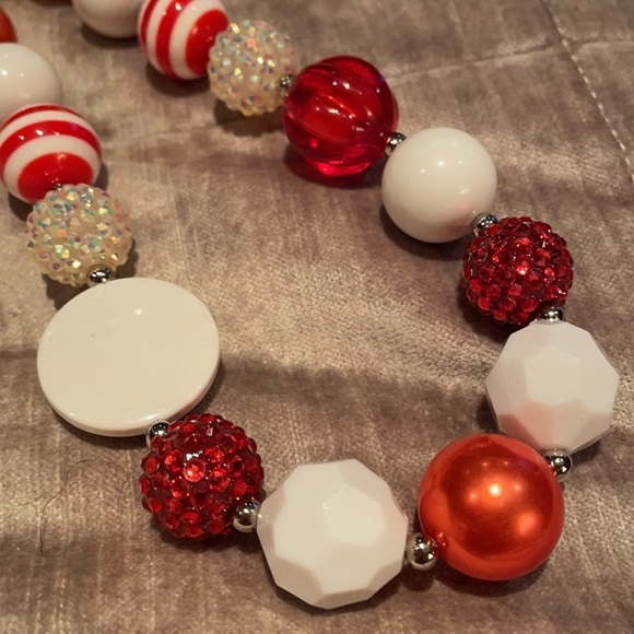 Jewelry - Festive Holiday Season Necklace